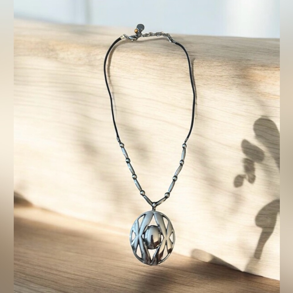 Solitaire Pendant Cable Silver Toned Necklace